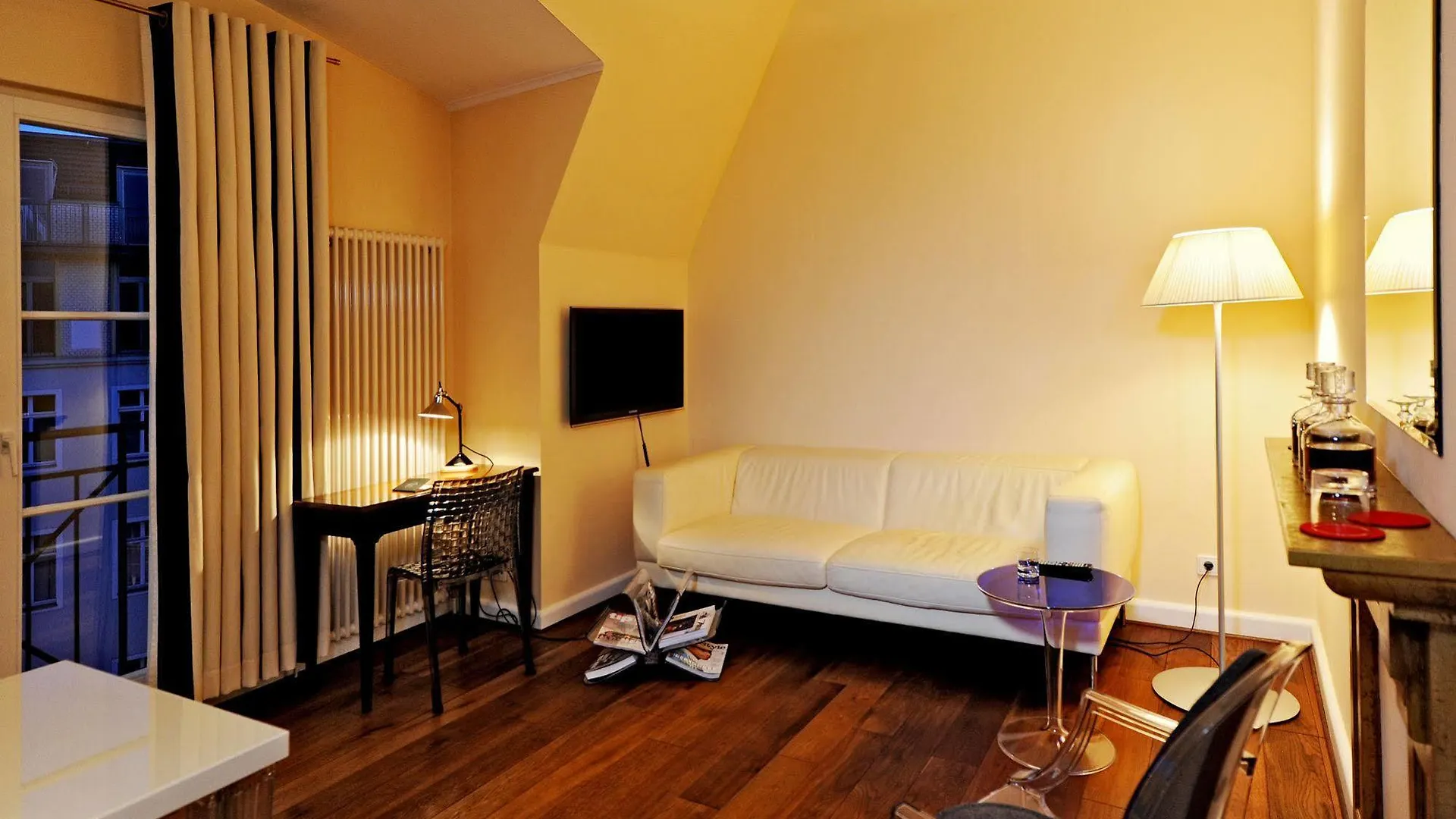 Bob W Mitte Apart otel Berlin 4*,